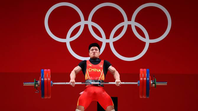 أولمبياد طوكيو-أثقال: الصيني فابين لي يحرز ذهبية 61 كلغ