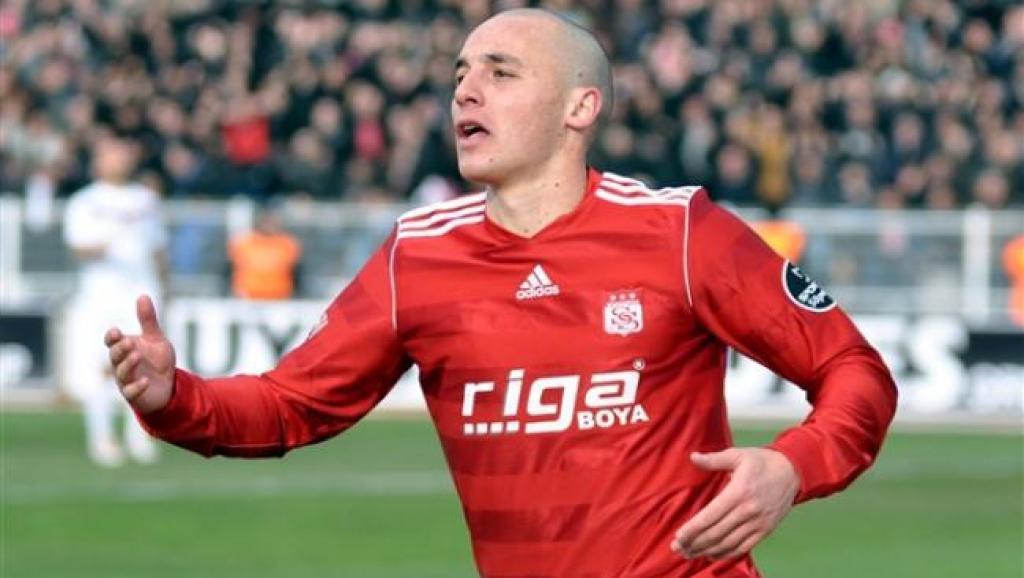 دولي مغربي سابق نزل للدرجة الثانية التركية