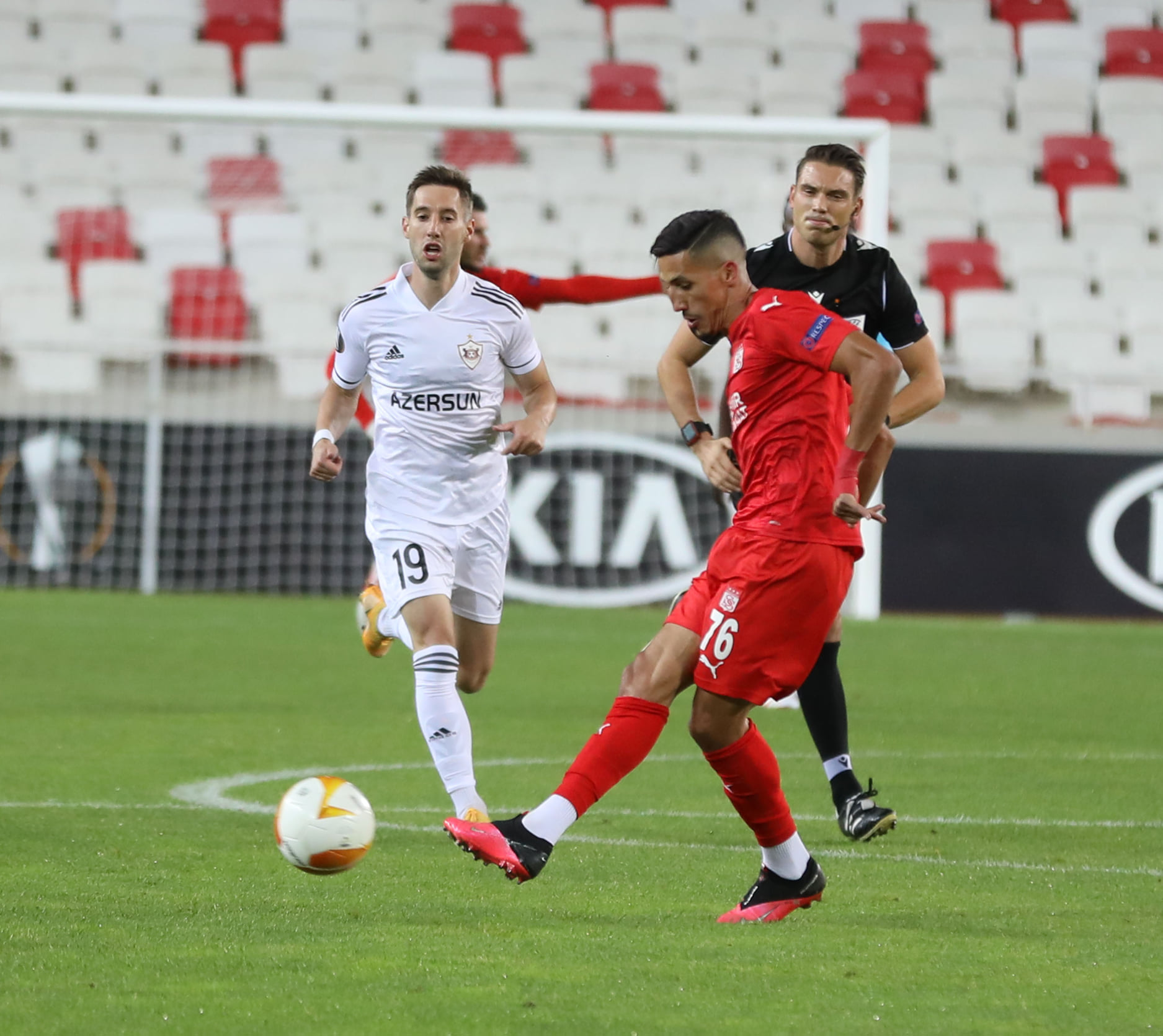 اقصائيات  كونفيرونس ليغ  : فجر يسطع بجورجيا