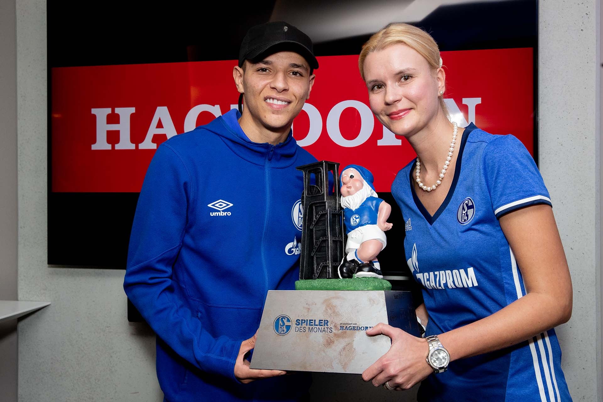 وداع مؤثر من حارث لشالك