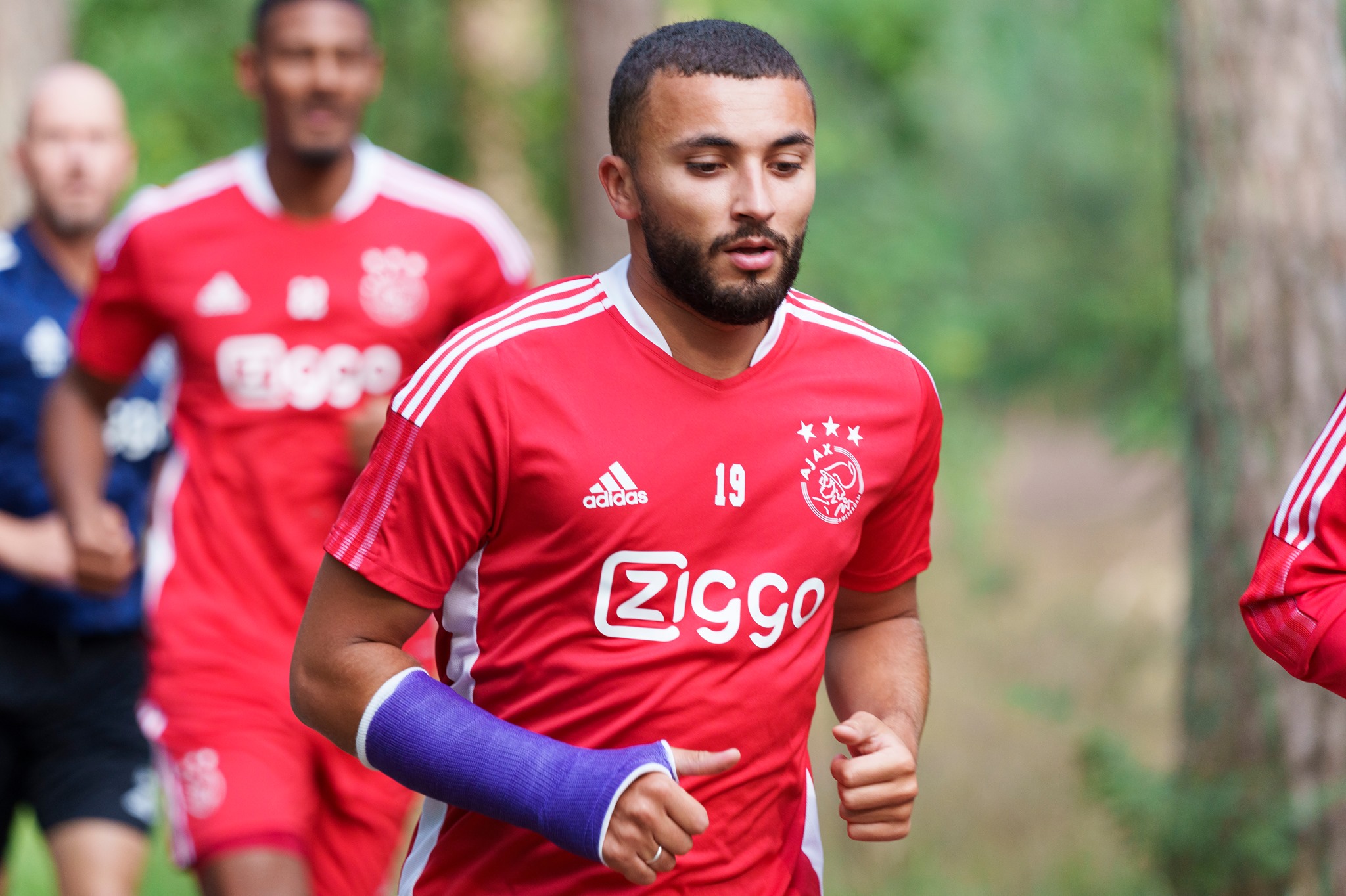 لبيض عاد لتدريبات أجاكس لكنه غير جاهز