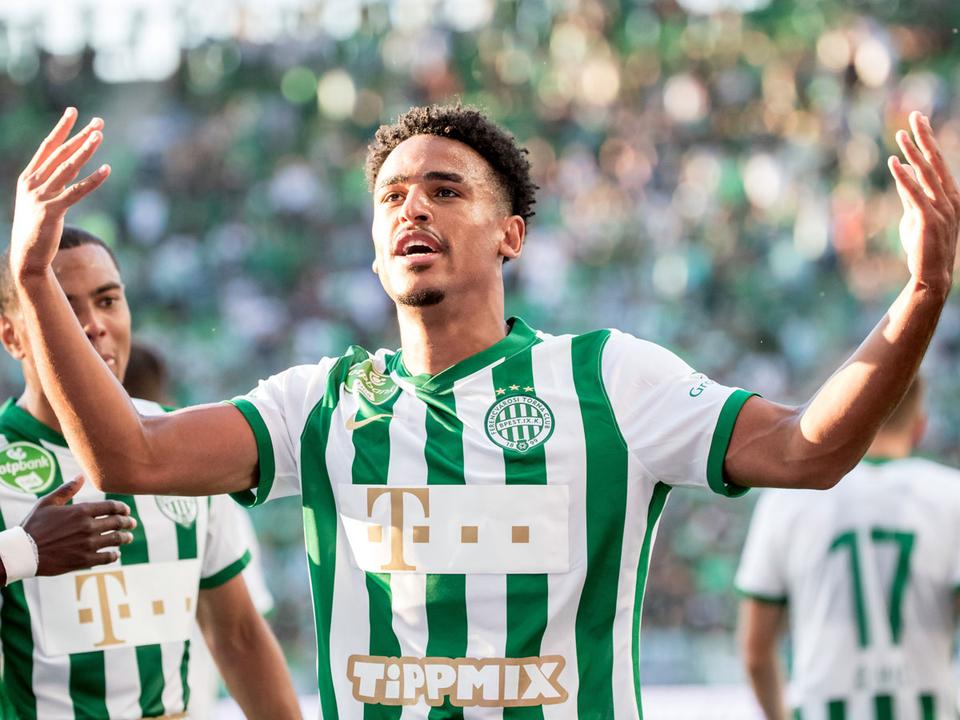 ريان مايي في موعد الهدية