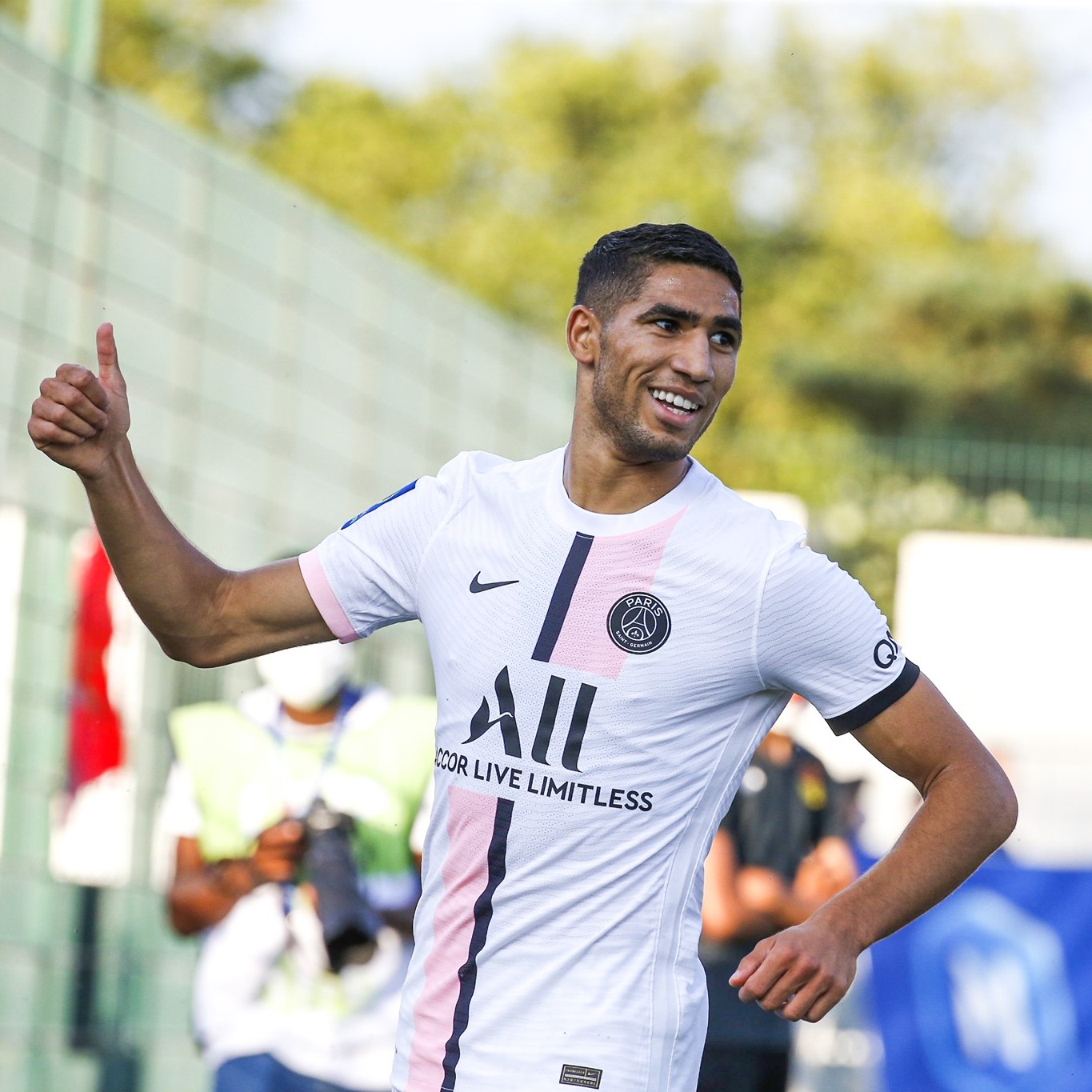 باڤار يرفض مقارنته بأشرف حكيمي