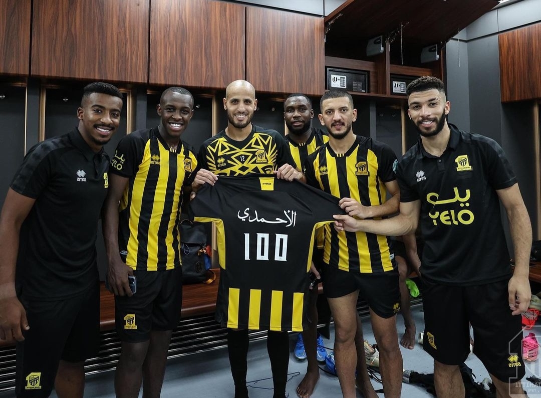 الأحمدي يدخل  نادي المائة 