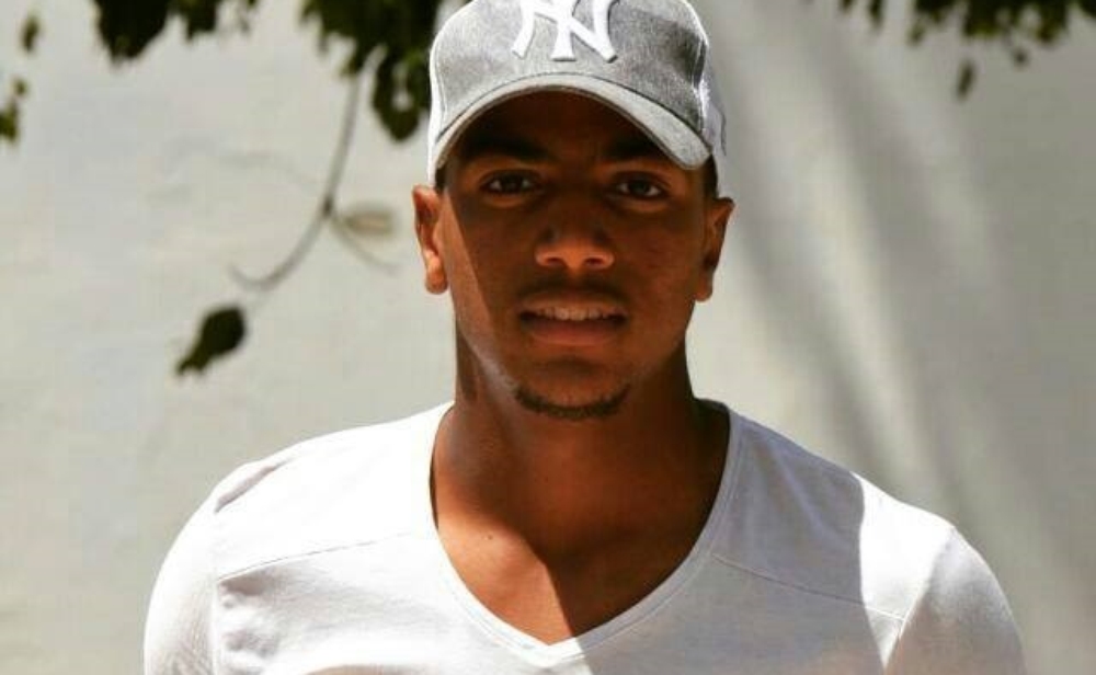 وحيد معجب بعملود ويتساءل عن بقائه في البطولة