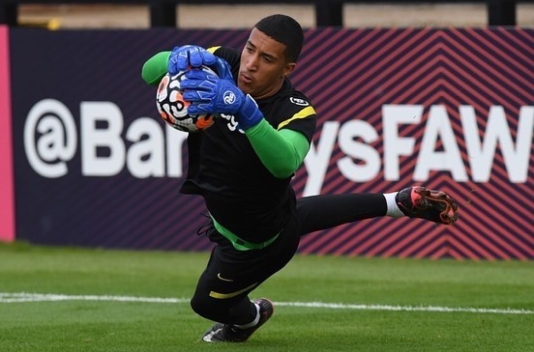 العقد الإحترافي للحارس تلمساني مع تشيلسي أدخله عرين الأسود