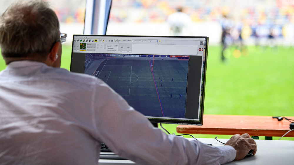 فيفا يختبر تكنولوجيا جديدة  نصف آلية  لكشف التسلل في كأس العرب
