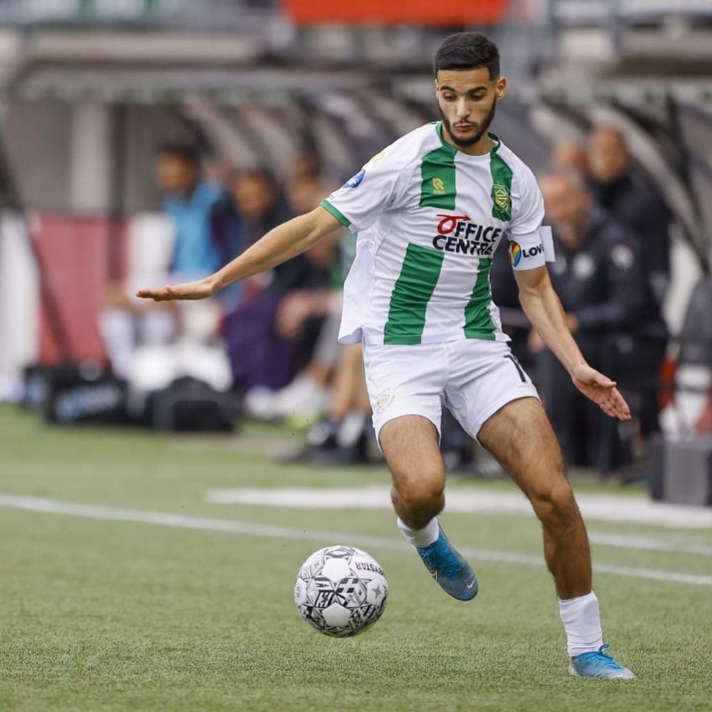 الحنكوري في موقف لا يحسد عليه