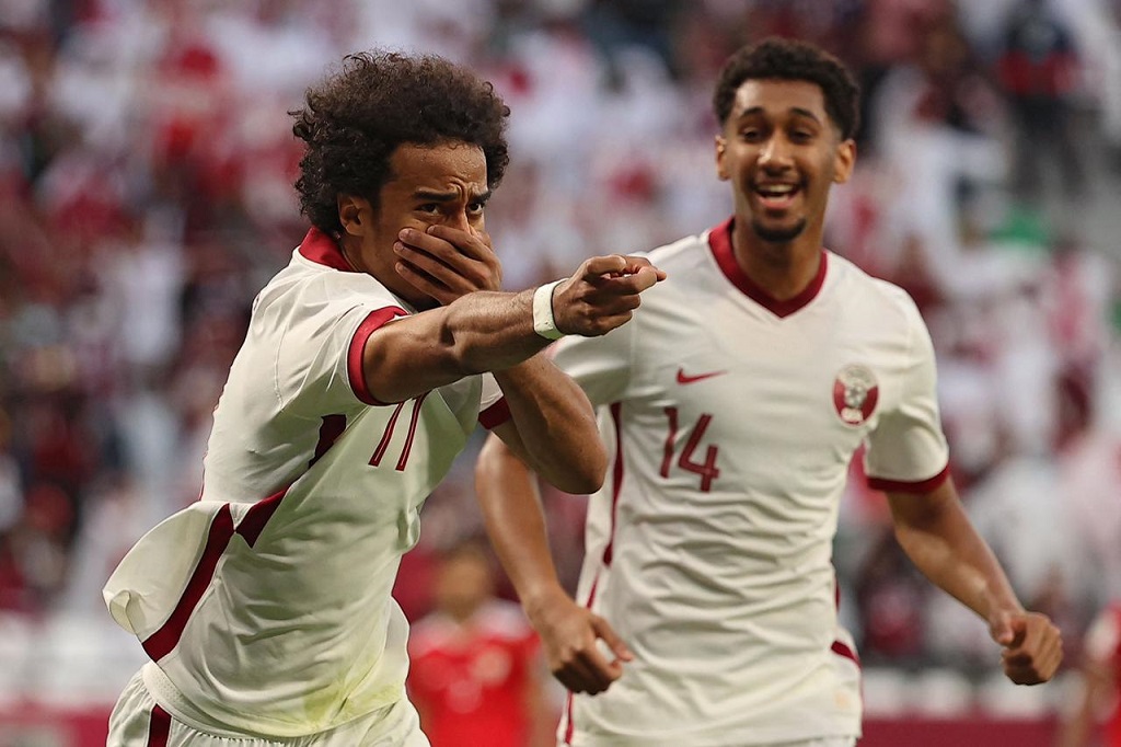 قطر أول المتأهلين لدور الربع