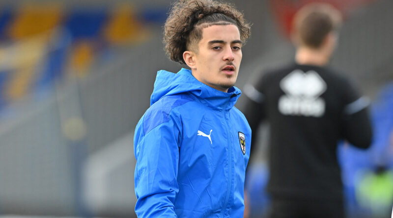 موهبة مغربية بانجلترا تتطلع لتمثيل منتخب الأسود