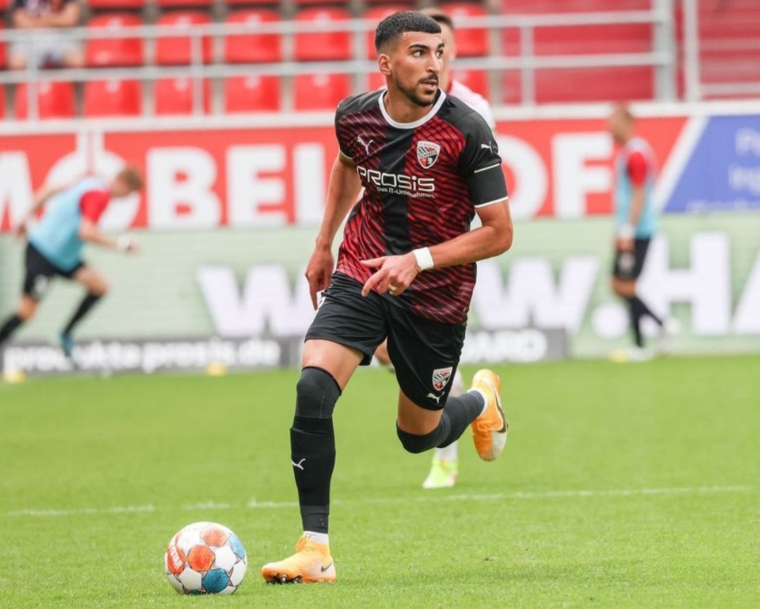 بوجلاب مرة أخرى في صفوف  الأزرق الملكي 