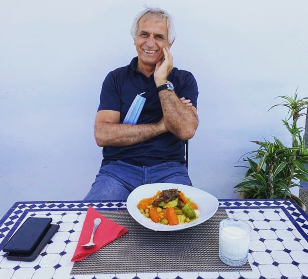 الناخب الوطني: لا تقلقوا المغاربة يأكلون جيدا .. ويأكلون أينما تواجدوا