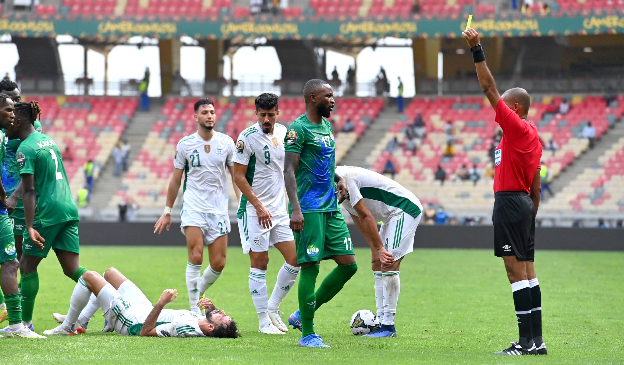 مضحك جدا.. صحافة الجزائر تحمل لقجع تعادل الجزائر أمام سيراليون