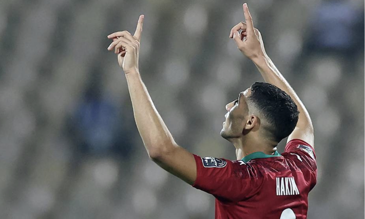 عكس إستفزازات الدراجي.. الإعلامي الجزائري جبلي يتباهى بحكيمي