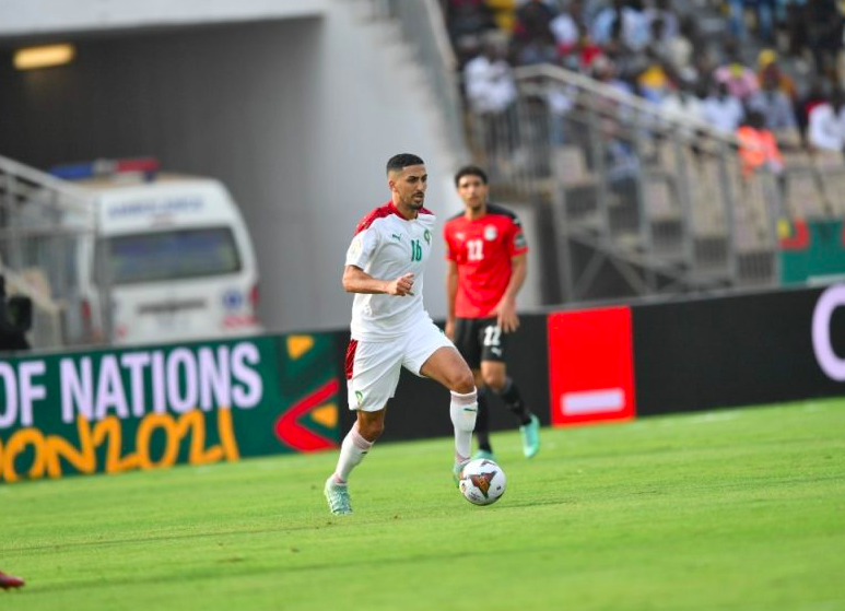 أيمن برقوق: بدون لمسة !