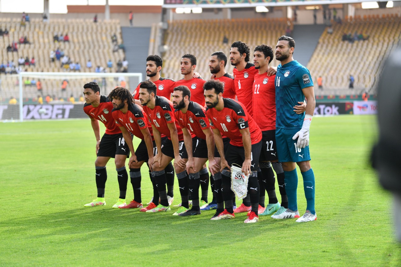 عقوبة صارمة تنتظر بعض لاعبي مصر قبل مباراة الكامرون
