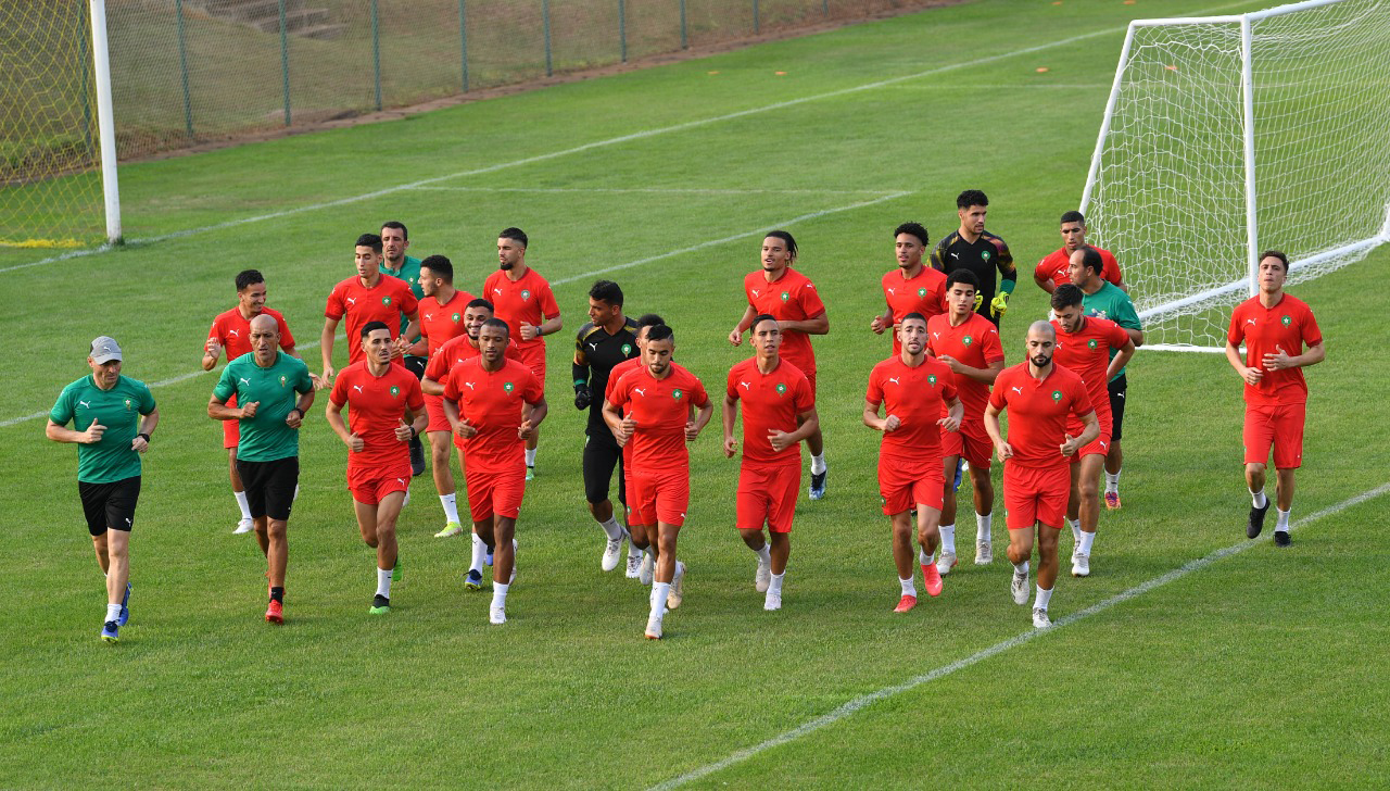 كورونا تفرض عدم الإقتراب من لاعبي المنتخب المغربي