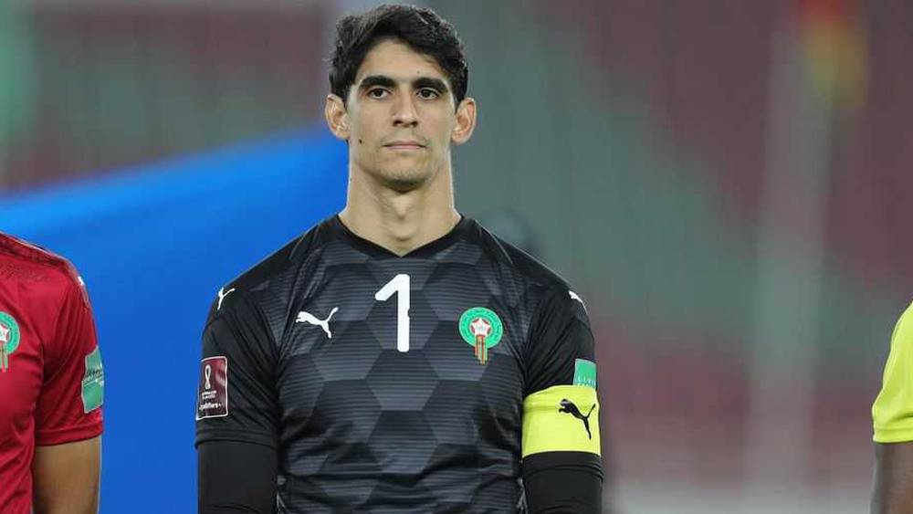 مدربان لحراس المرمى.. أين هي لمسة مصطفى شادلي على أداء بونو؟