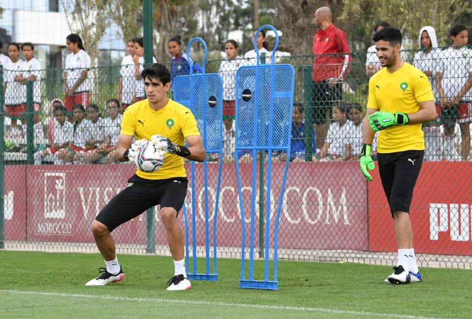 بونو، الحدادي والنصيري يصلان لياوندي مساء اليوم