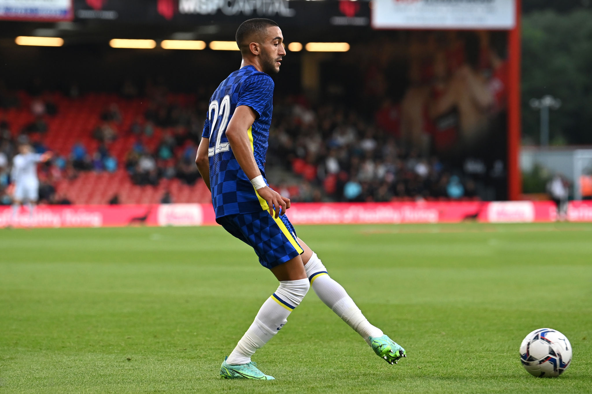 فريق حكيمي السابق يريد زياش