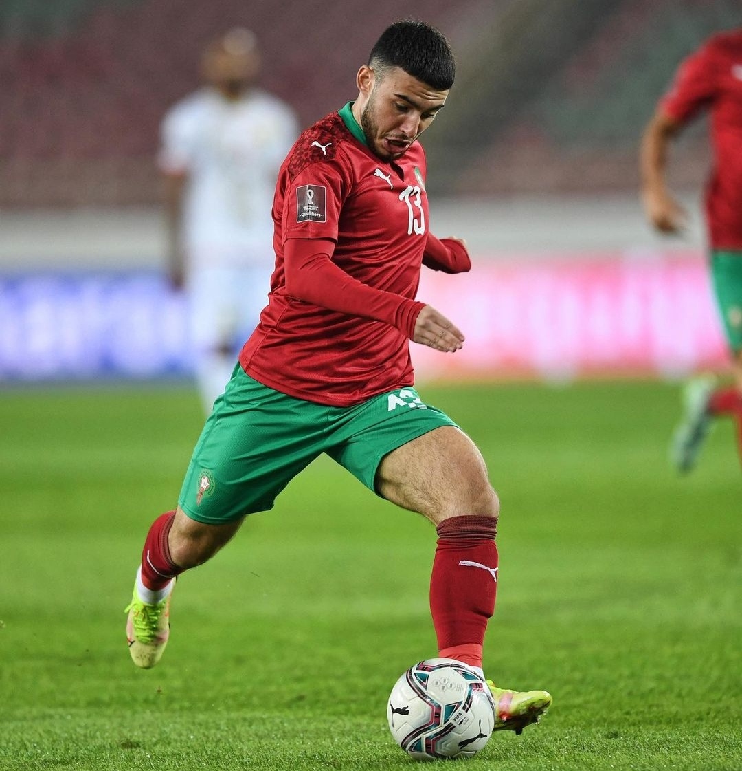 هل يعتمد وحيد على الشاعر لأنه الأكثر جاهزية؟