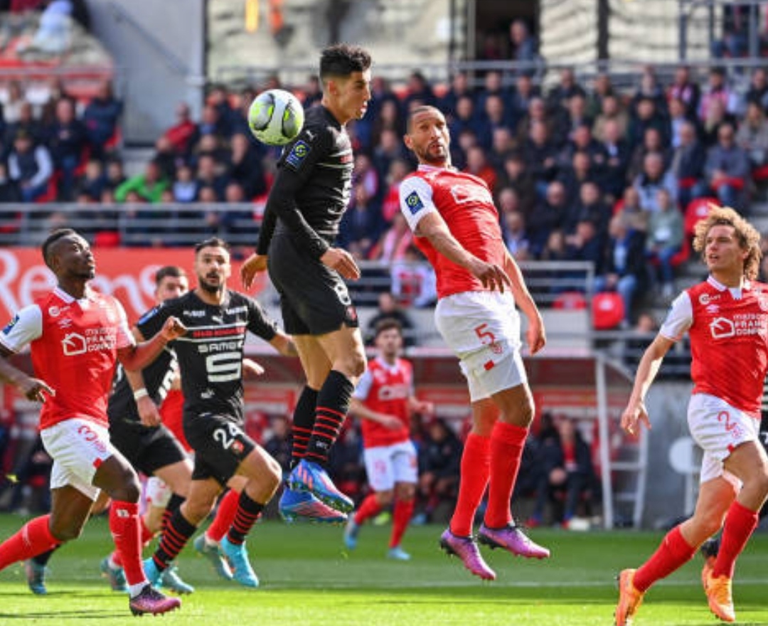 رين بمدافعه نايف أكرد يتمسك بالوصافة مؤقتا