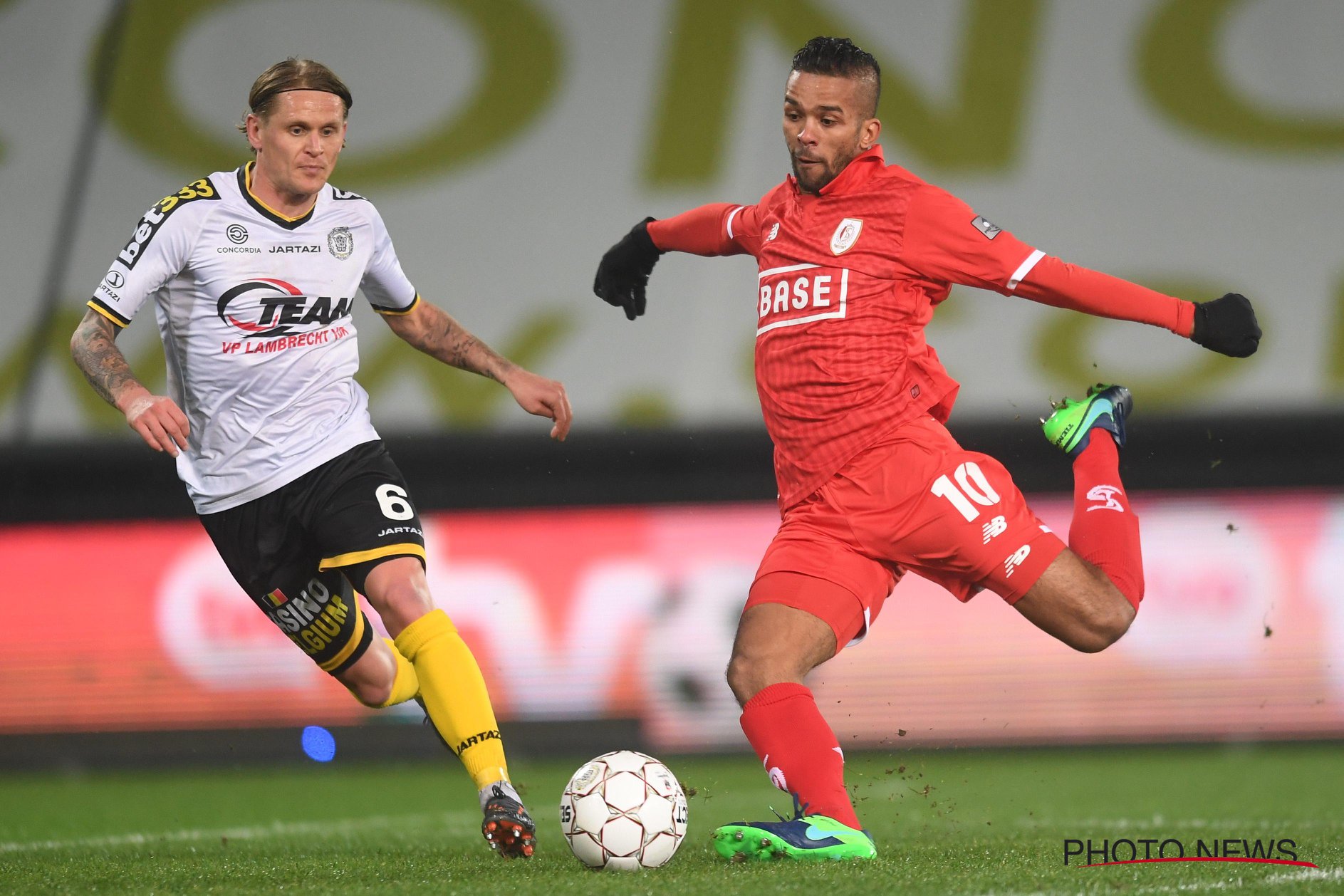 احتفال خاص بكارسيلا لوصوله الى المباراة 300