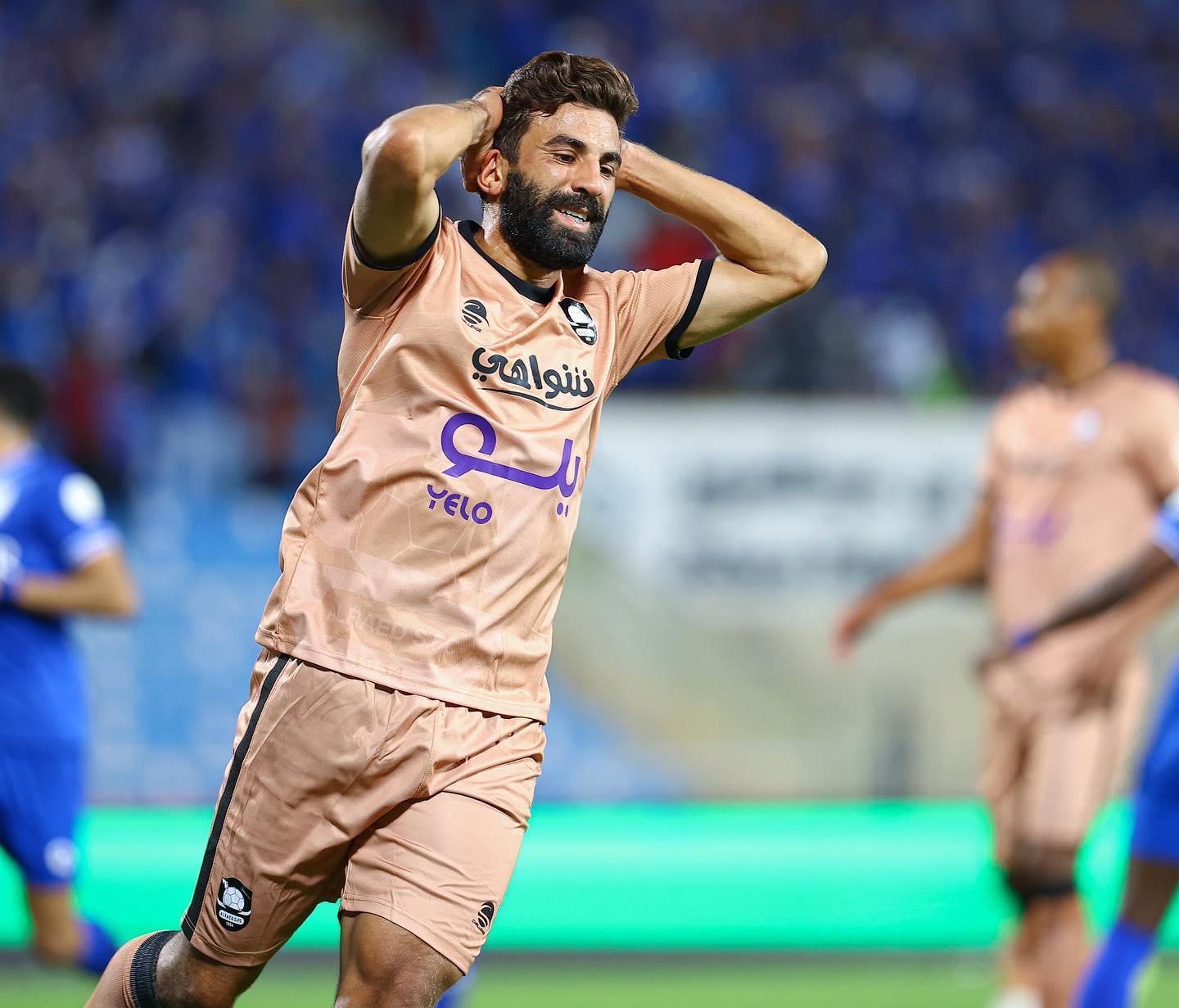 فوزير يقترب من العودة