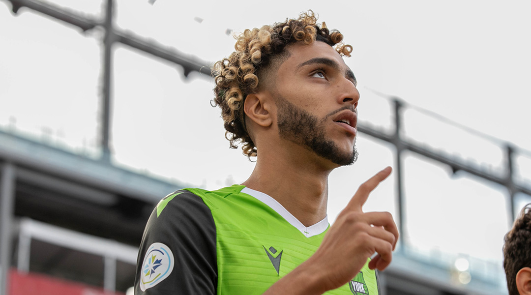 ظهير مغربي متألق في كندا ينضم لفريق فرنسي