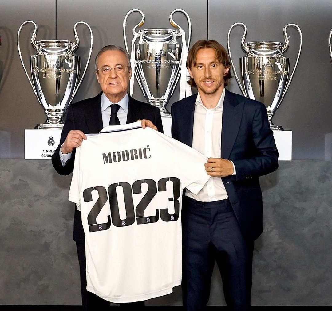 ريال مدريد يمدد عقد لاعب الوسط الكرواتي مودريتش حتى 2023