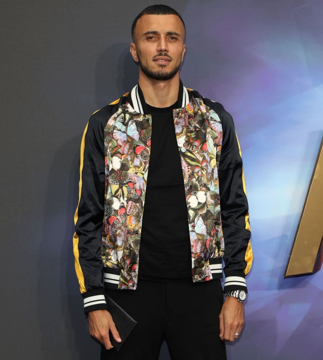 سايس وصل امس مع عائلته الى اسطنبول