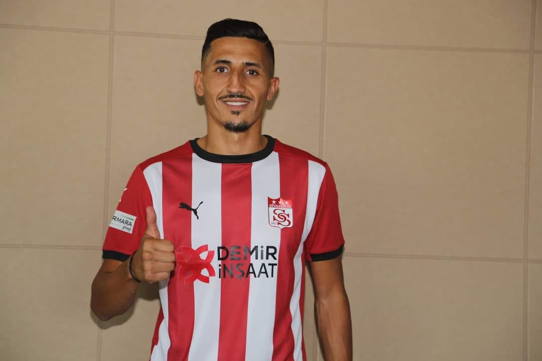 سيڤاس سبور يريد بقاء فيصل فجر