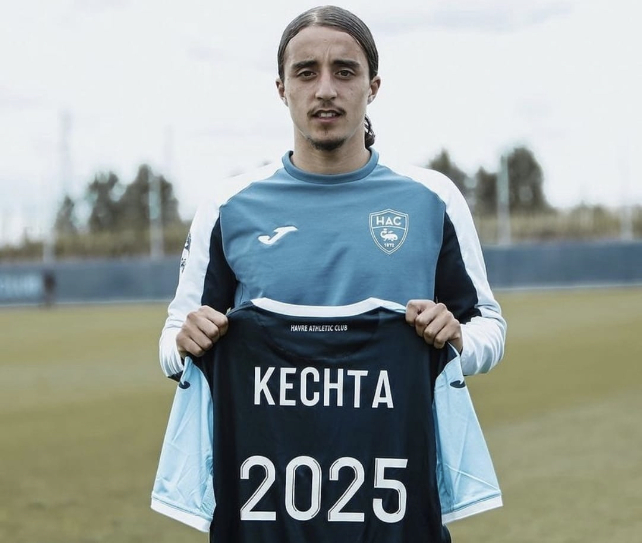 موهبة مغربية توقع على أول عقد احترافي مع لوهافر الفرنسي