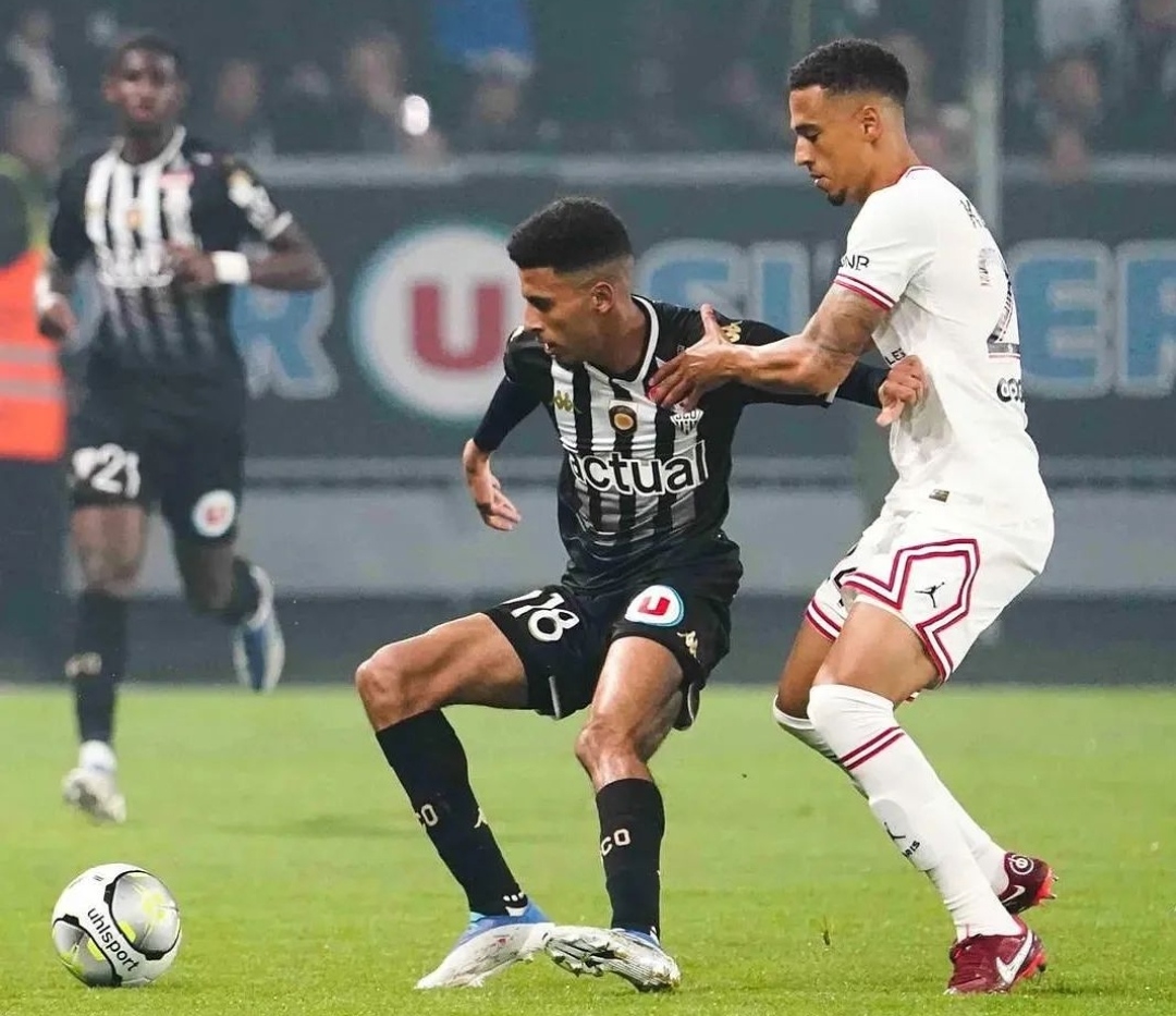 أوناحي وأونجي ..معاناة دفاعية