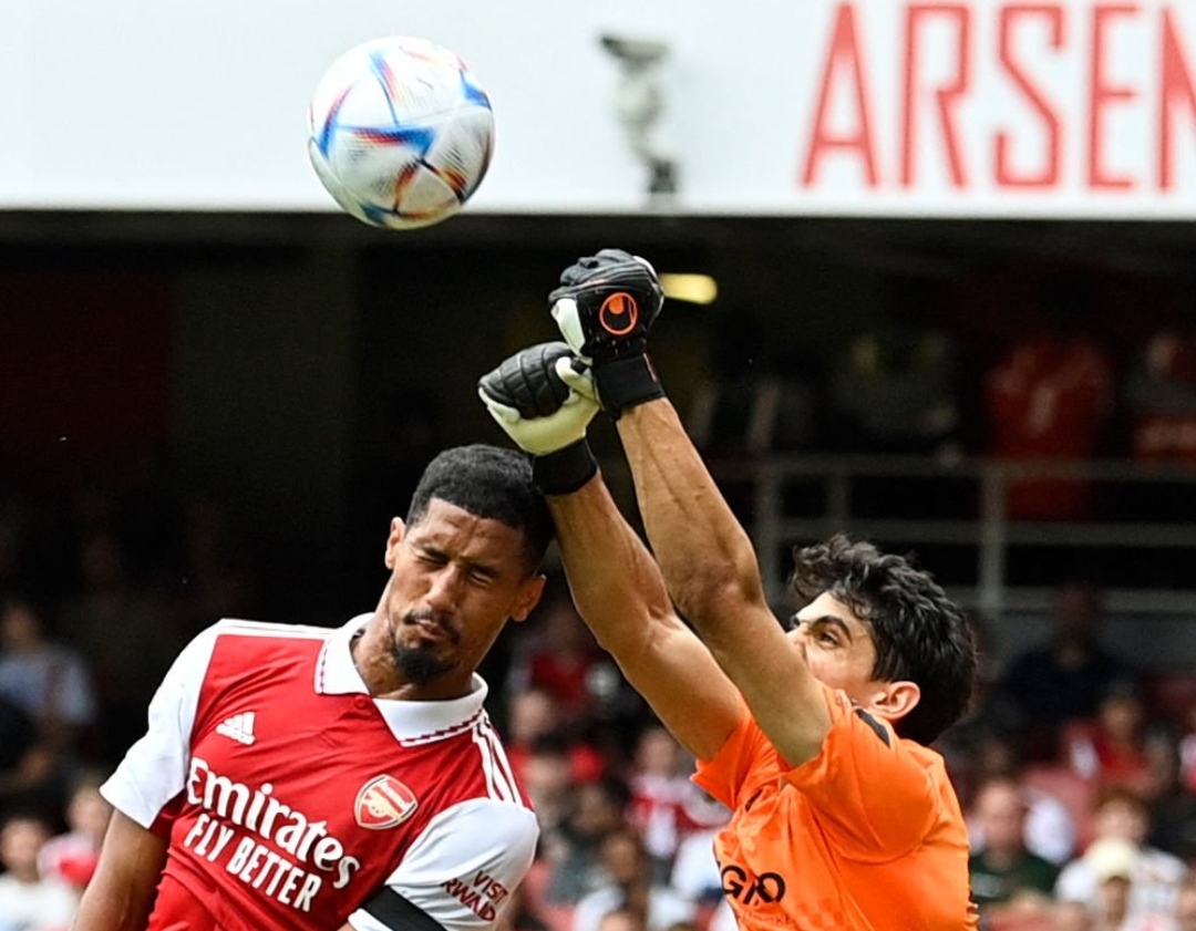 هل عاقب لوبتيغي الحارس بونو ؟