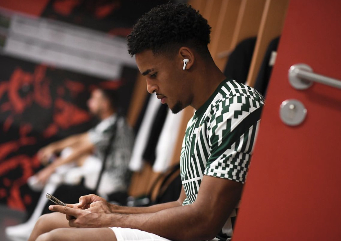 سيلتيك غلاسغو يجدد اهتمامه بريان مايي