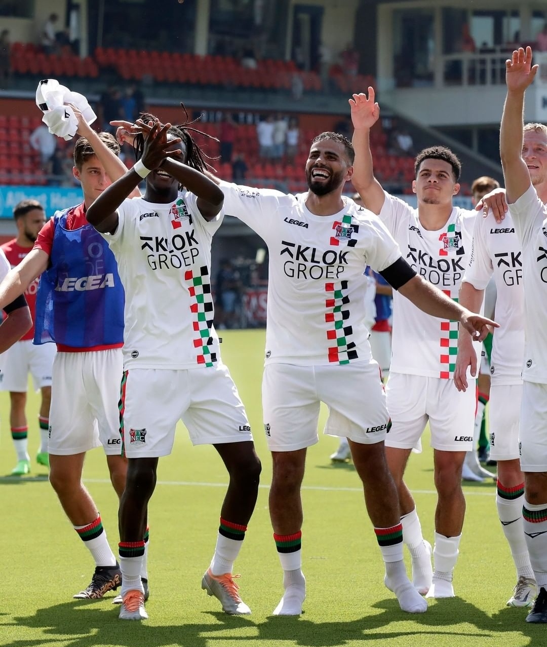 طنان يوقع أول هدف لنيك نميخن