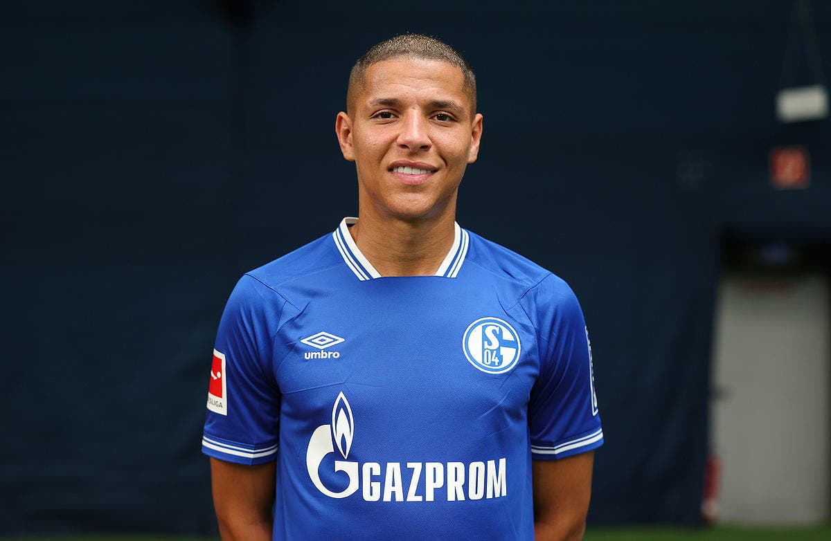 خطوة عملاقة أنجليرية في انتظار حارث