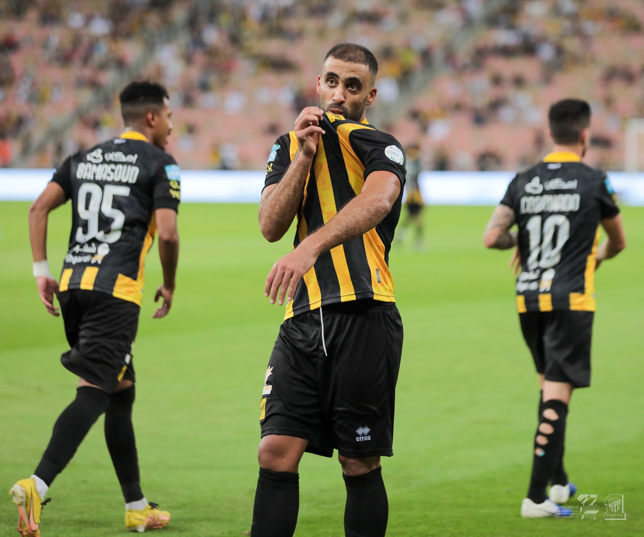 حمدالله يقود الاتحاد لفوز مهم على الخليج