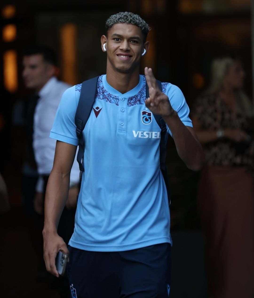 بالصور.. لحتيمي يتعرض لحادثة سير بتركيا