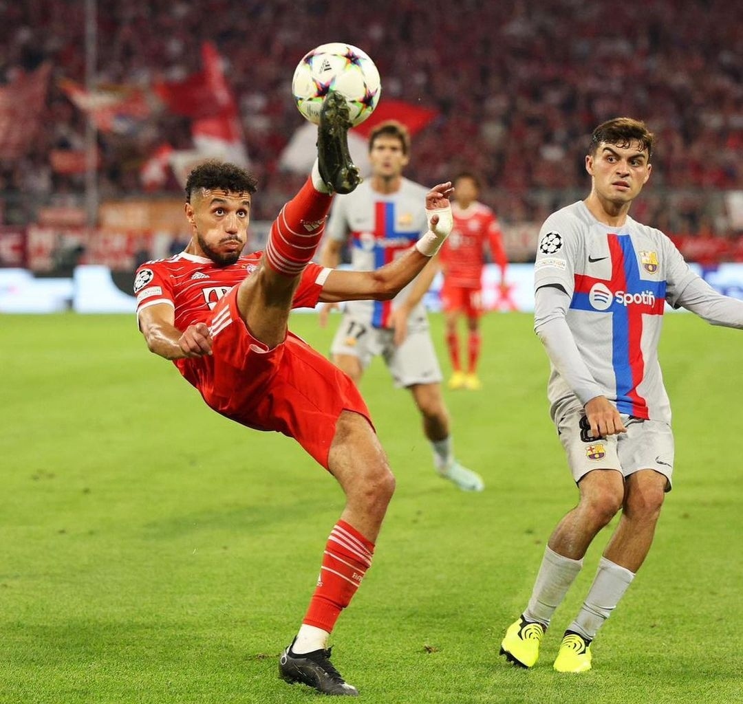 مزراوي يرجع تألقه أمام برشلونة لليفاندوفسكي