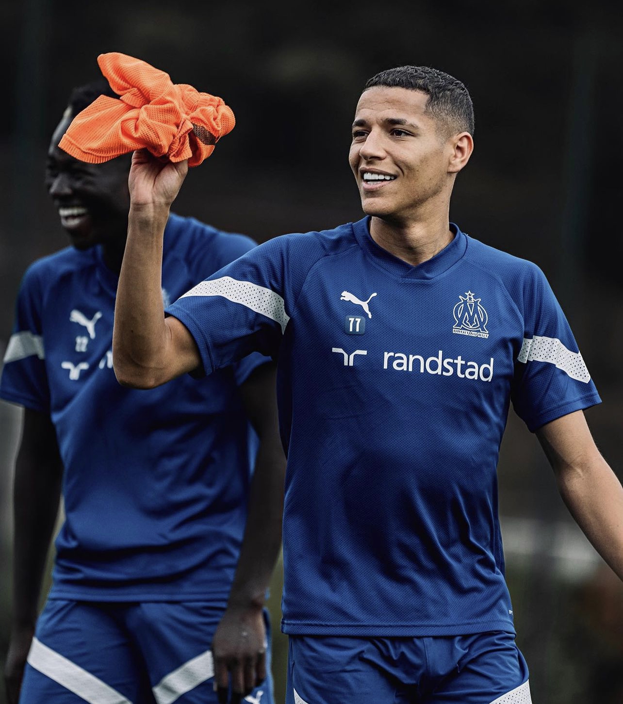 أمين حارث يطارد  السادسة 