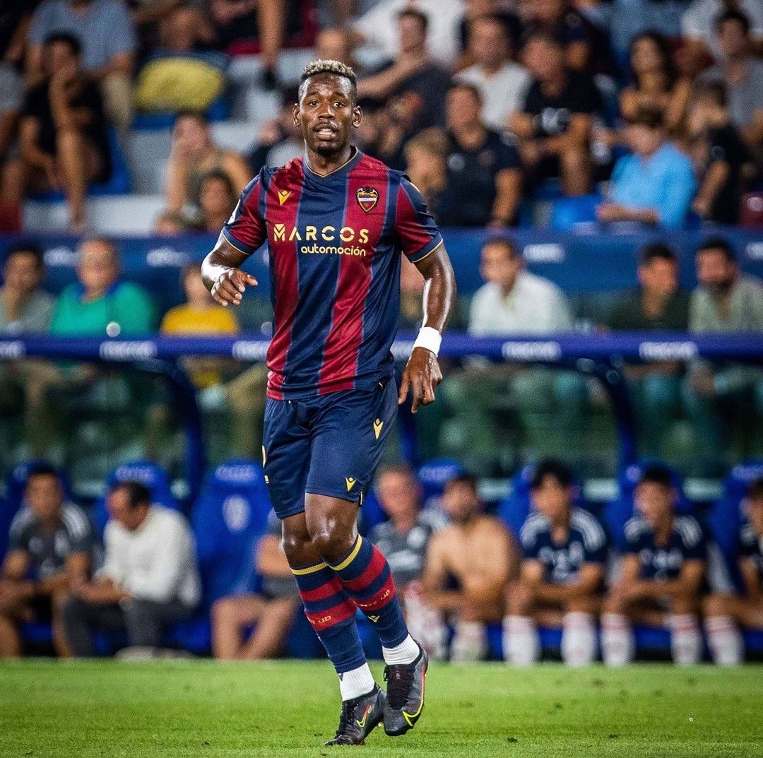 يتجادلون عن حمد الله ولا أحد يناقش بولديني!