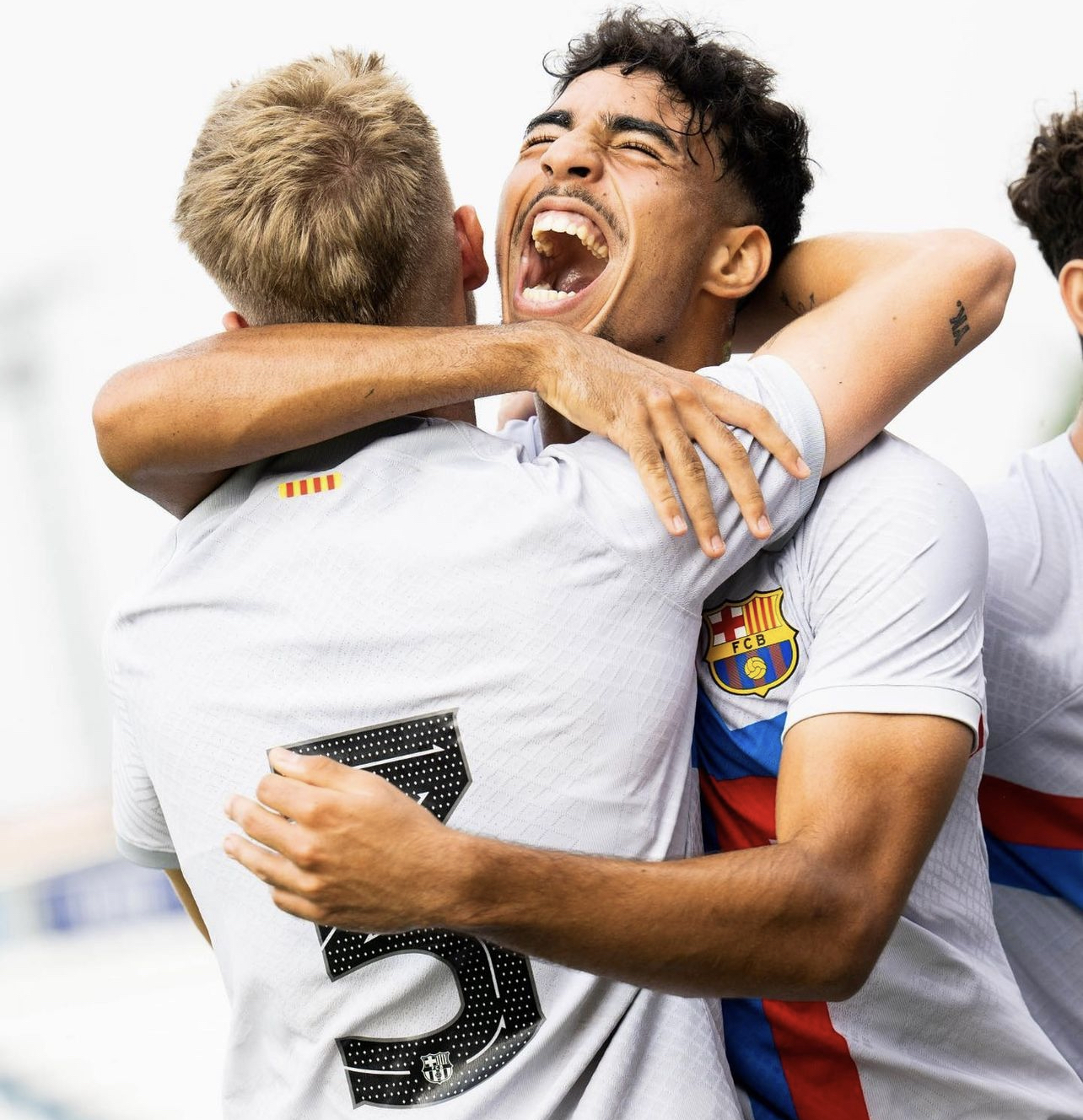 شادي رياض يأخذ مكان بيكي في برشلونة؟