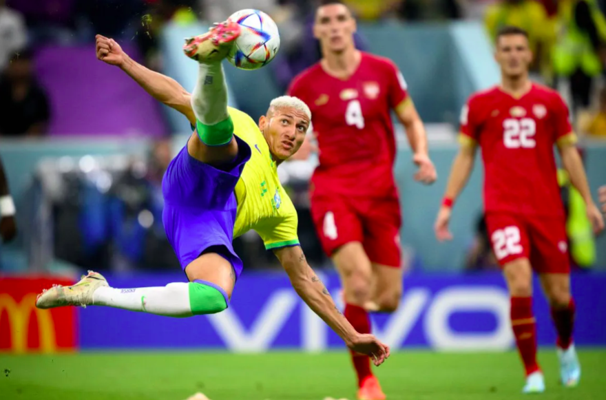 كأس العالم 2022.. سحرة البرازيل يعبرون حاجز سويسرا