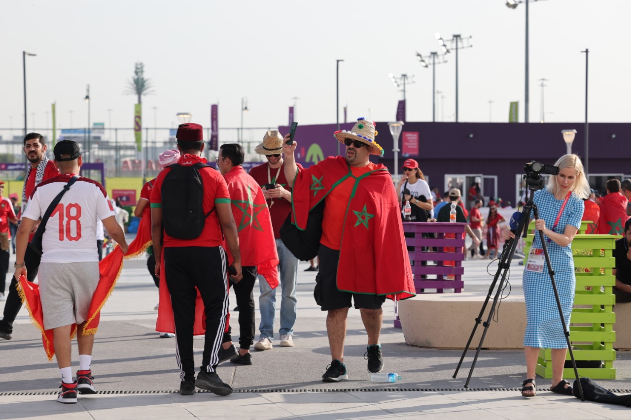 الجمهور المغربي يخرج للشوارع مهللا بفوز الأسود