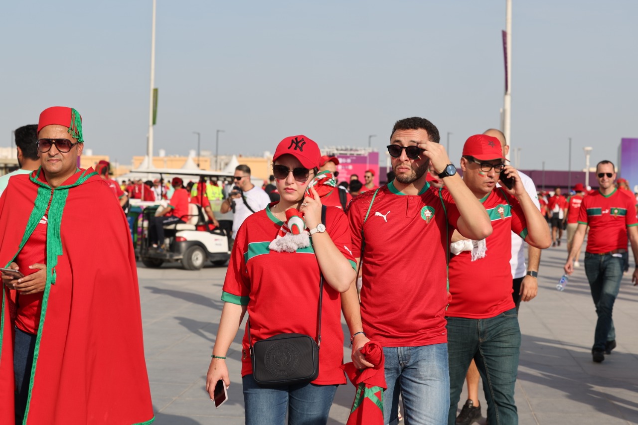 حماس رهيب للجماهير المغربية بلازمة   سير سير  