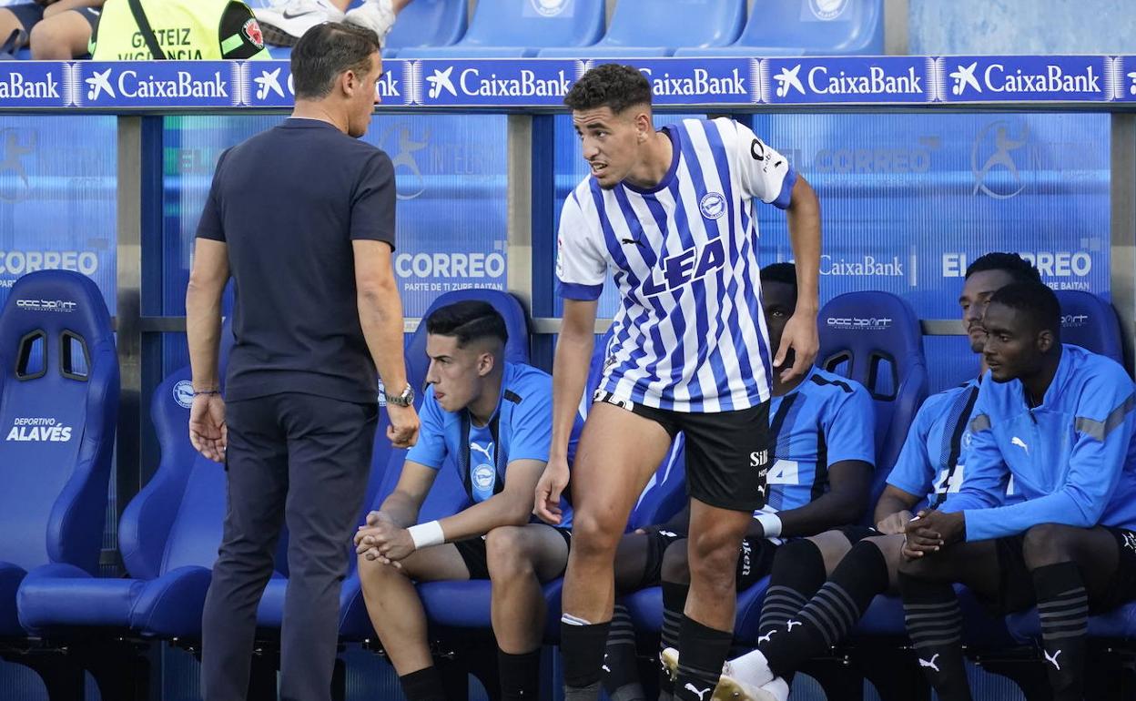 عبقار يواصل الصدارة مع ألافيس في الليغا الثانية