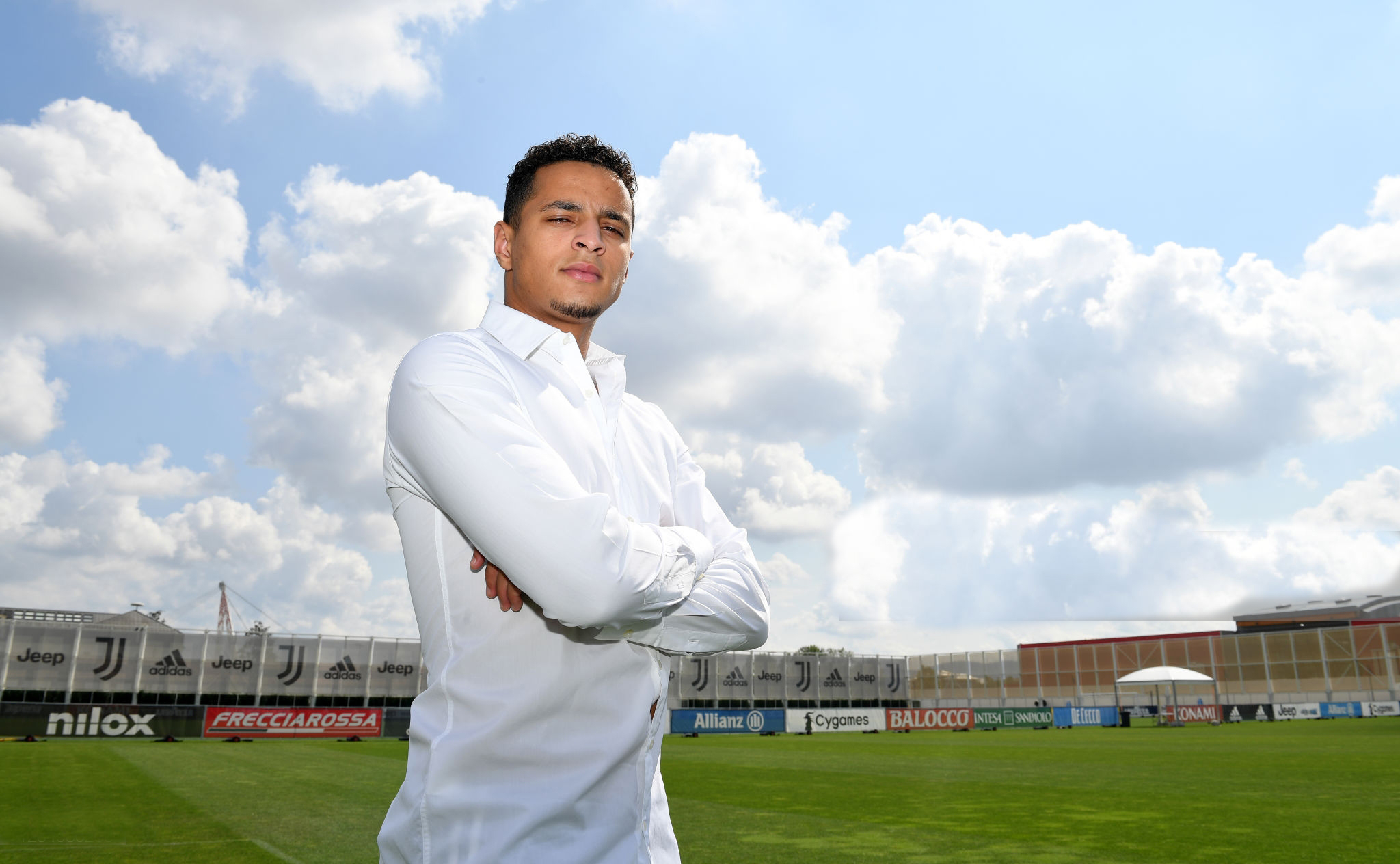 رونالد دي بوير: إحتارين معذور فهو لا يبلغ سوى 20 عاما