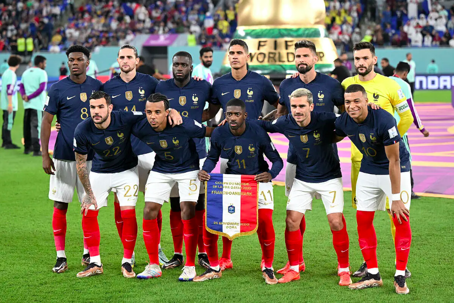 منتخب فرنسا بعرقية متنوعة.. 21 لاعبًا مجنسًا ! 